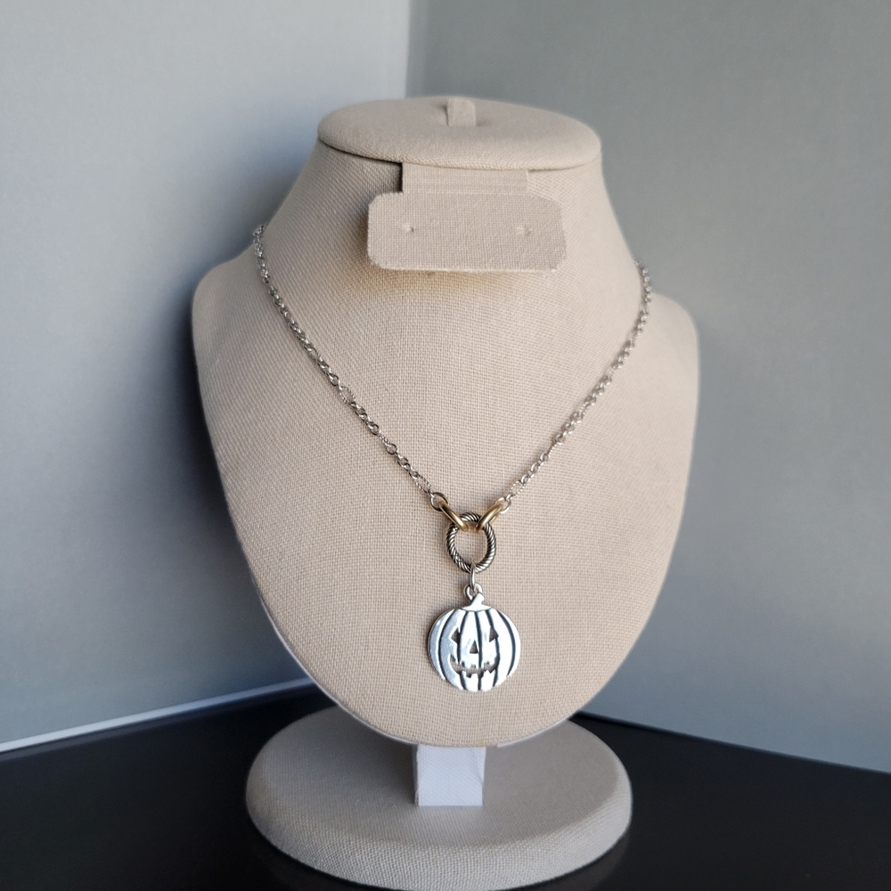 Retired James Avery Pumpkin pendant 🎃